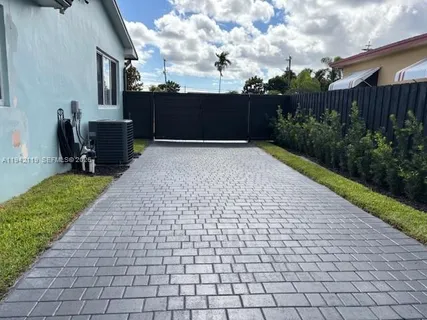 $4,700 | 9315 Southwest 44th Street, Unit 9315, Miami, FL 33165