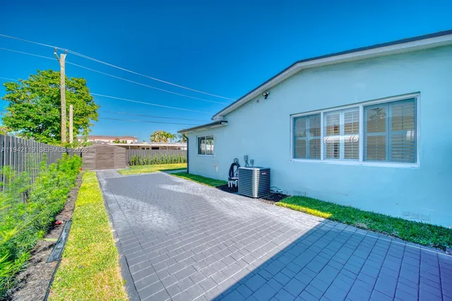 $4,700 | 9315 Southwest 44th Street, Unit 9315, Miami, FL 33165