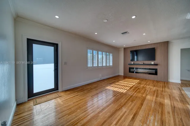 $4,700 | 9315 Southwest 44th Street, Unit 9315, Miami, FL 33165