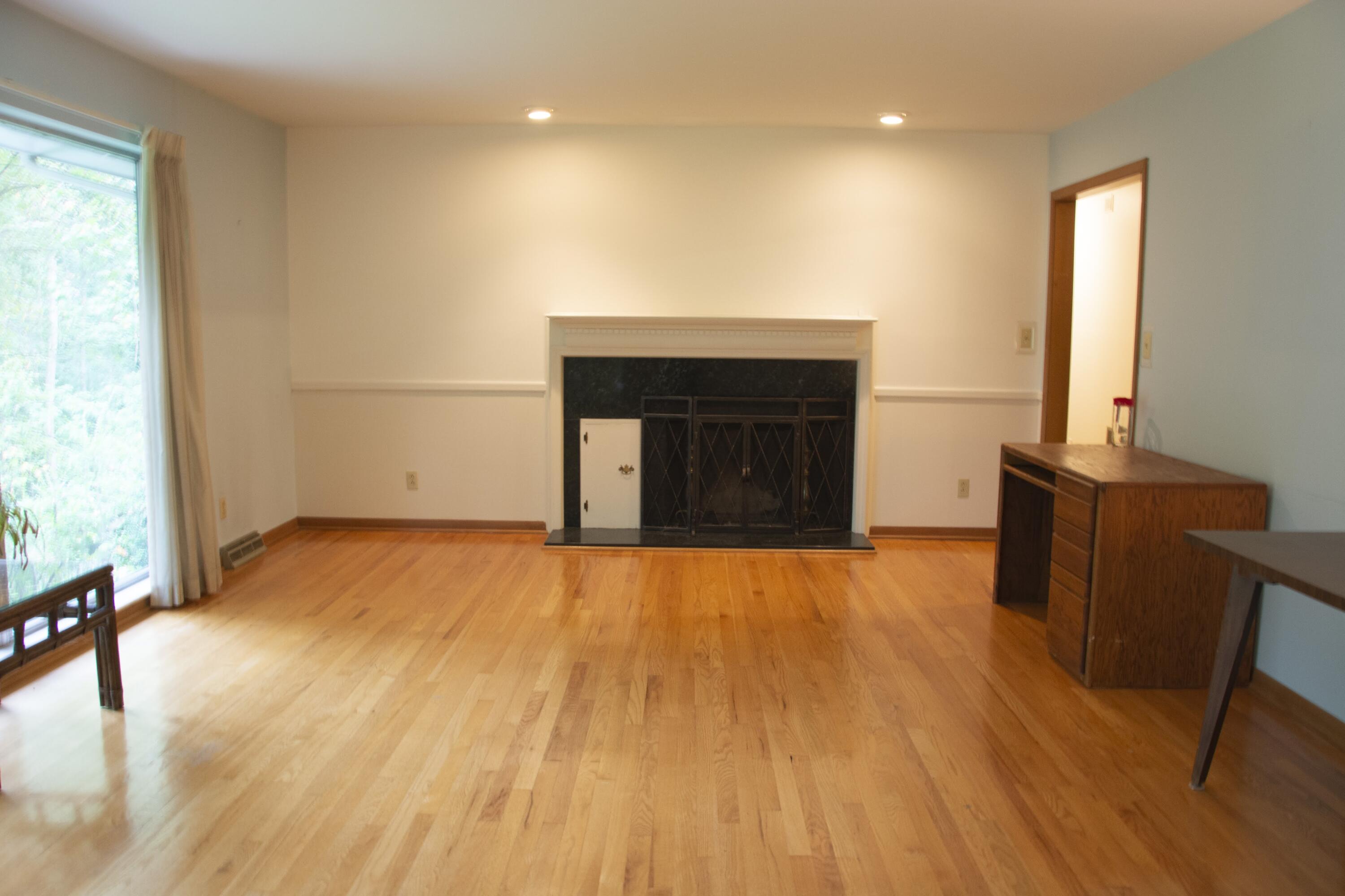 102 Wilderness Lane Oak Ridge, TN 37830 - Photo 11 of 37 Family Room