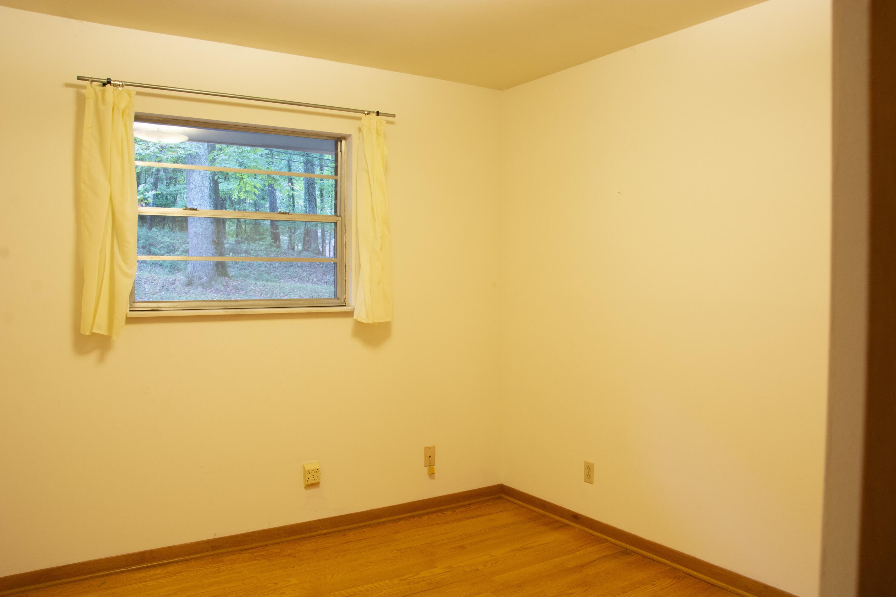 102 Wilderness Lane Oak Ridge, TN 37830 - Photo 22 of 37 Bedroom 2
