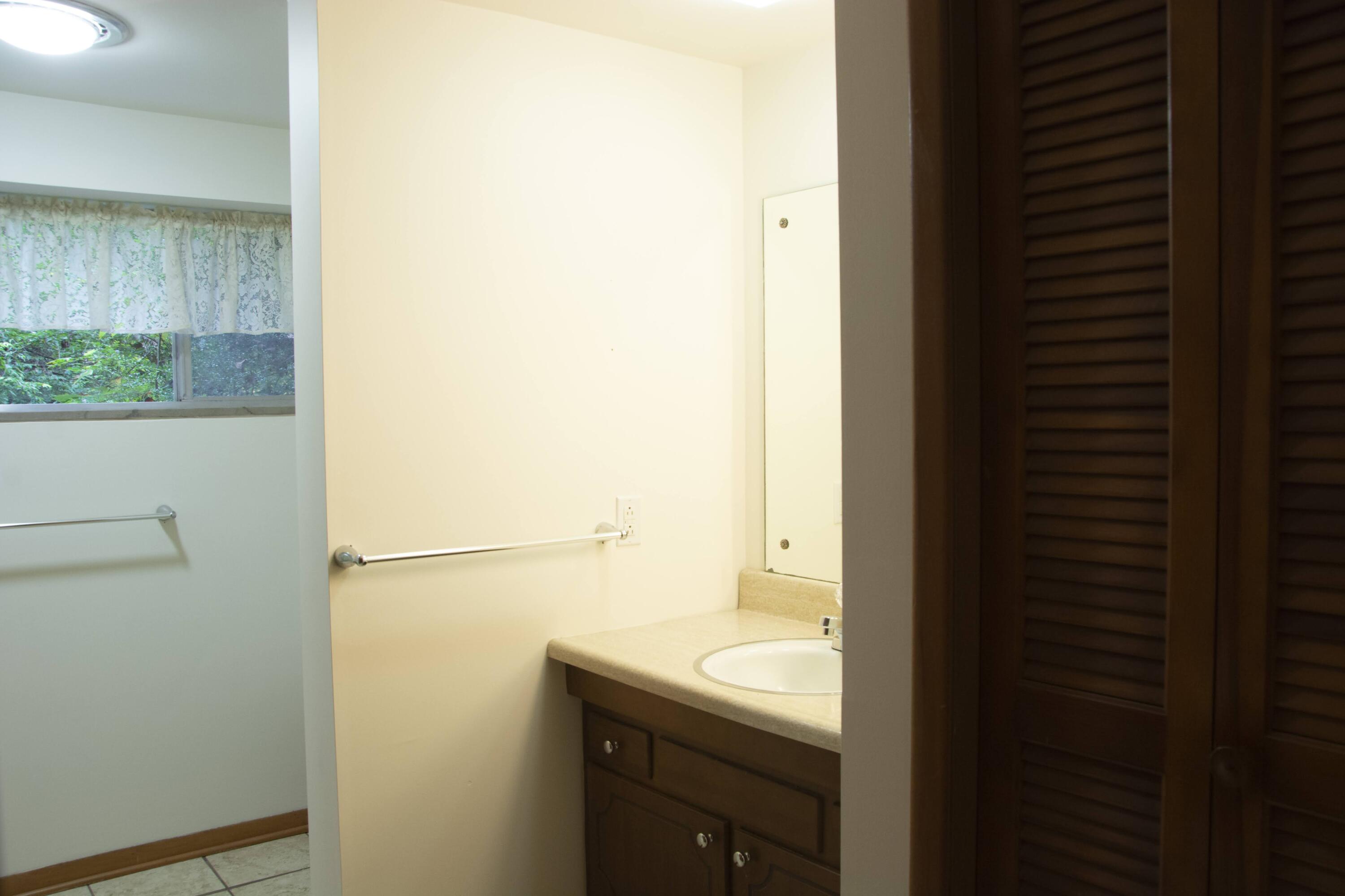 102 Wilderness Lane Oak Ridge, TN 37830 - Photo 29 of 37 Basement bath