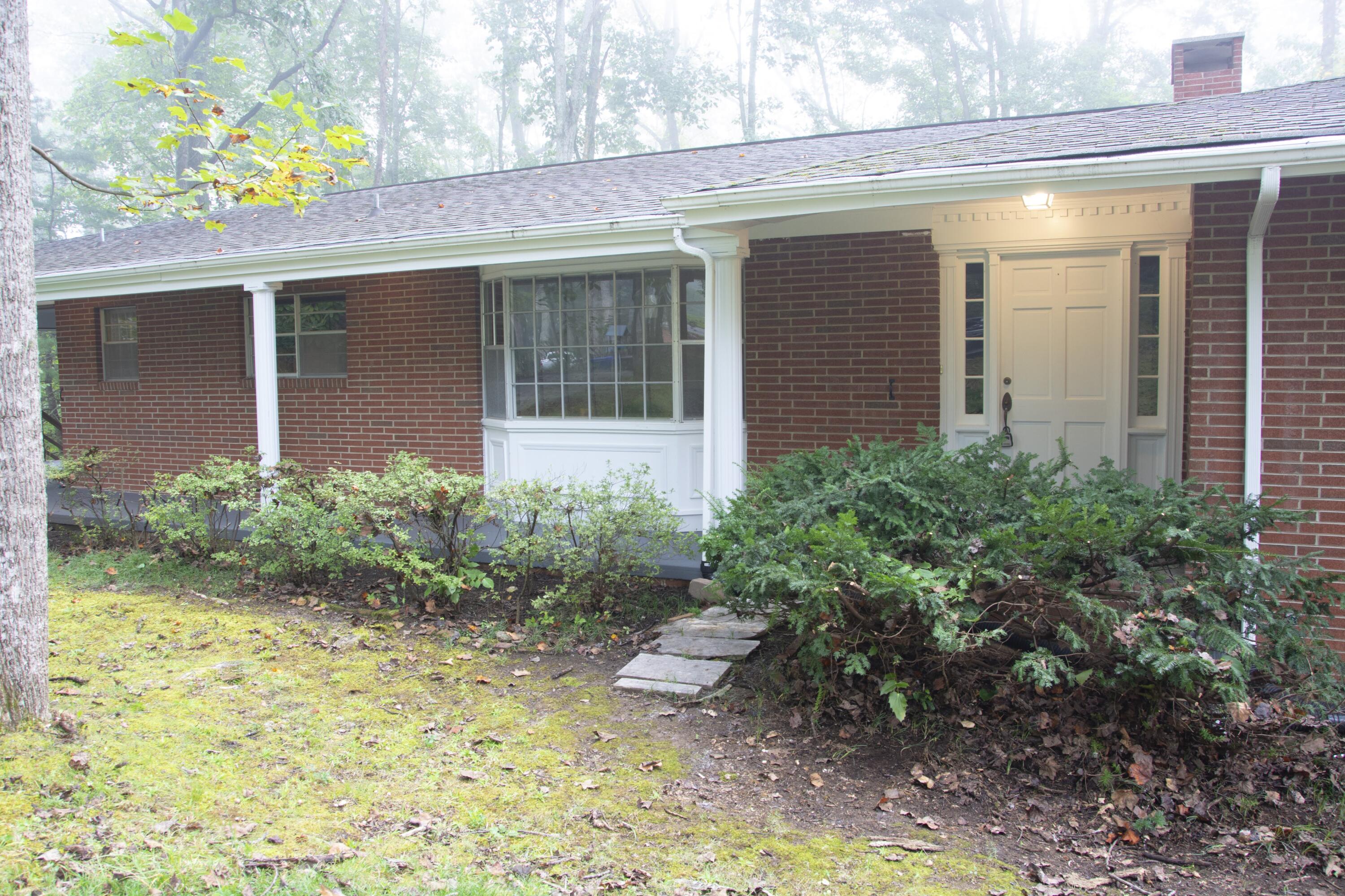102 Wilderness Lane Oak Ridge, TN 37830 - Photo 6 of 37 Covered Front Porch