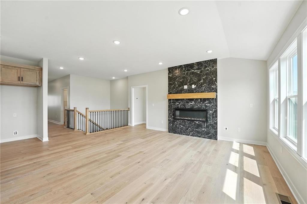 4420 Southwest Grindstone Circle Lee's Summit, MO 64082 - Photo 4 of 38