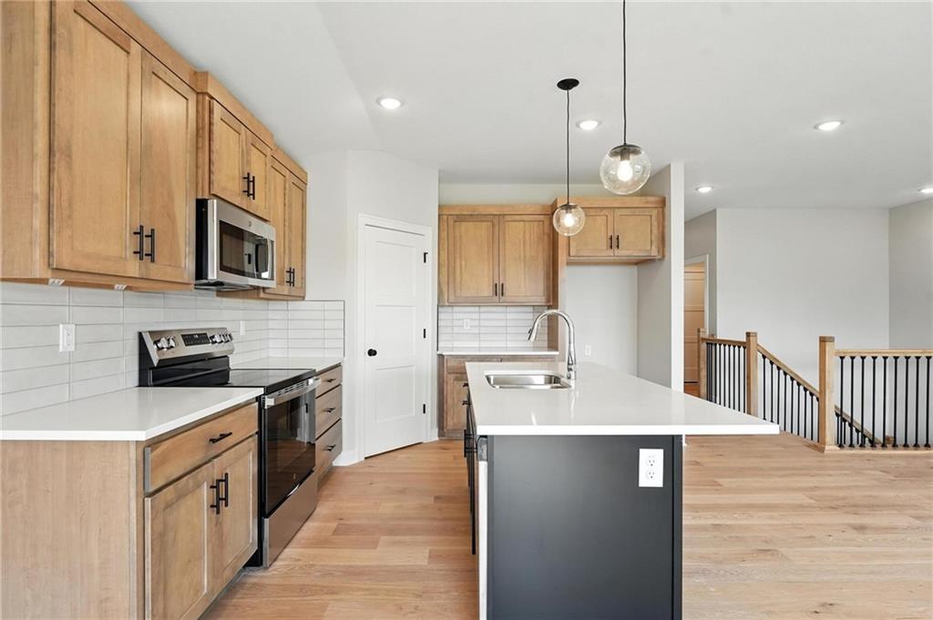 4420 Southwest Grindstone Circle Lee's Summit, MO 64082 - Photo 6 of 38