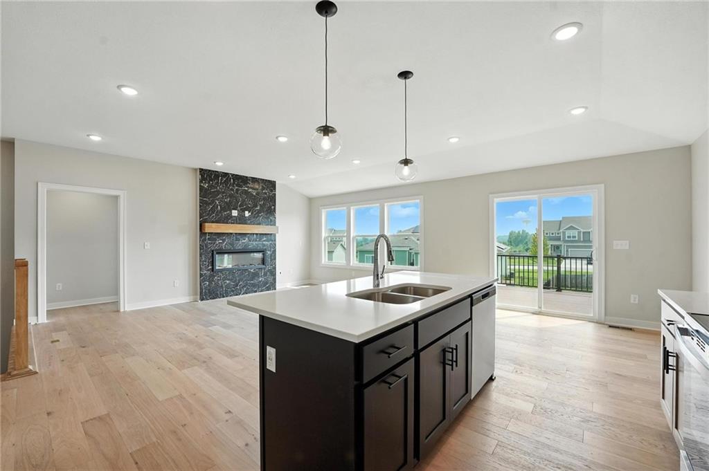 4420 Southwest Grindstone Circle Lee's Summit, MO 64082 - Photo 8 of 38