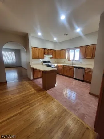 $2,500 | 14 Marne Street, Newark, NJ 07105