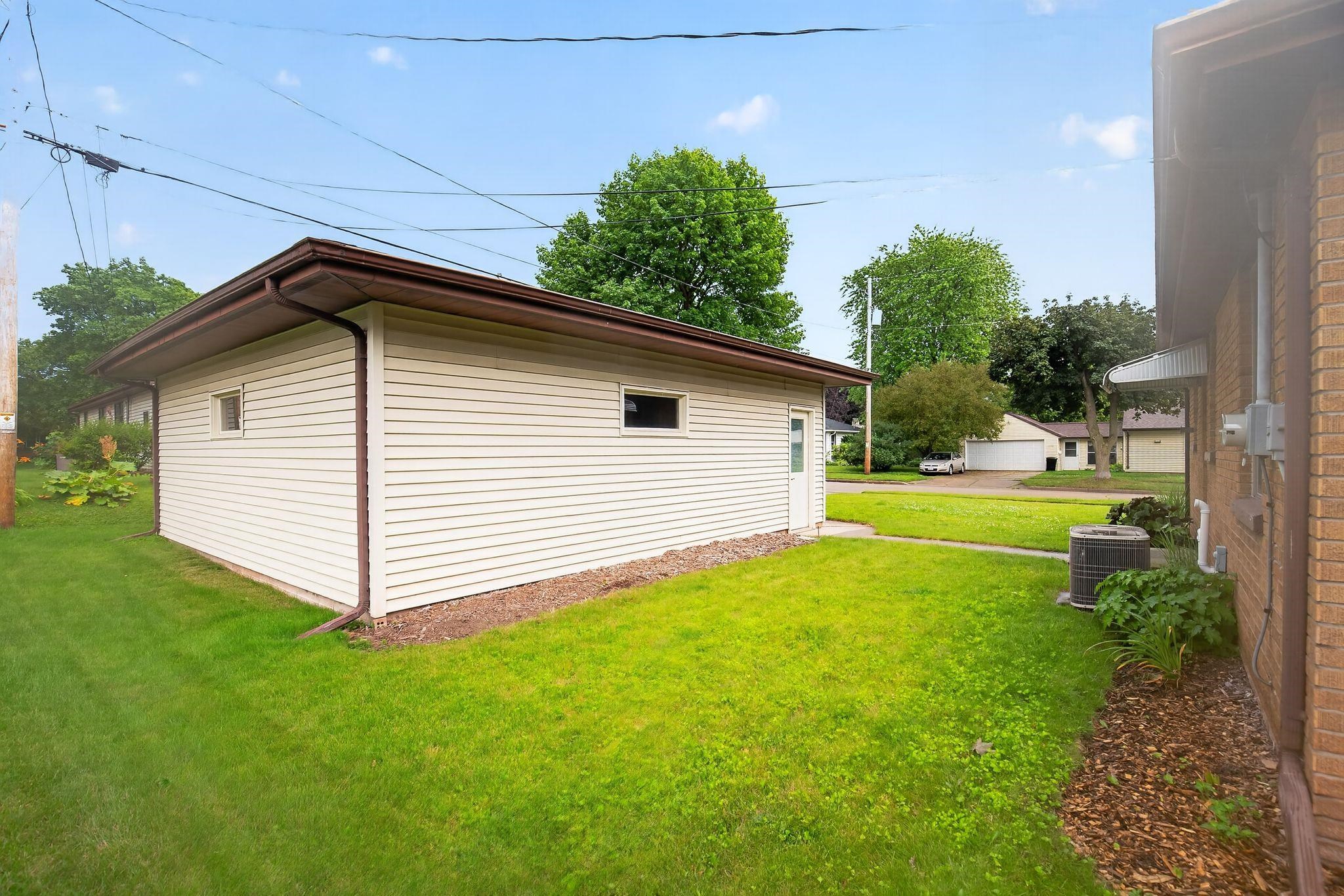 926 East Byrd Street Appleton, WI 54911 - Photo 34 of 34