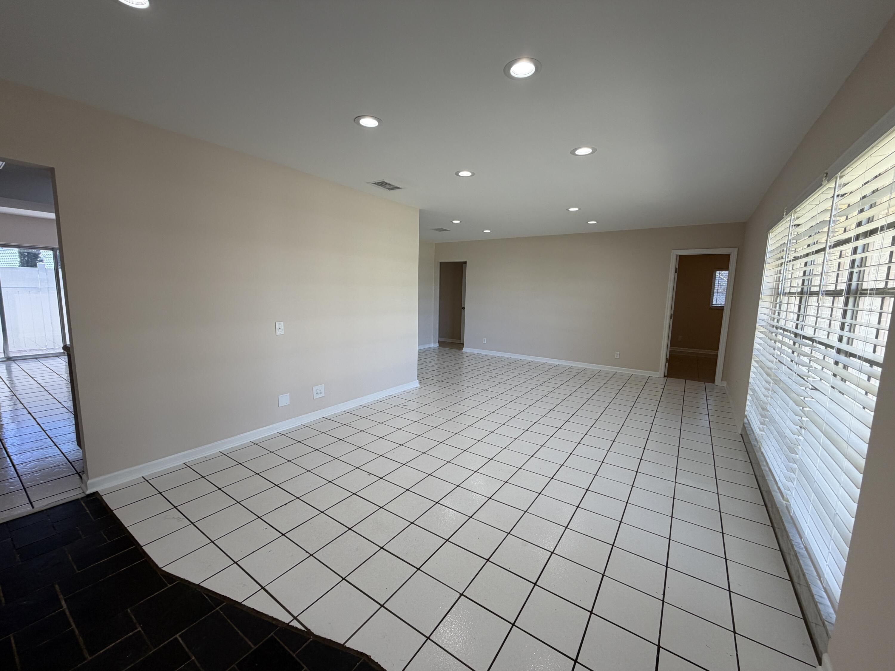 499 West Conference Drive Boca Raton, FL 33486 - Photo 5 of 24 IMG_1759
