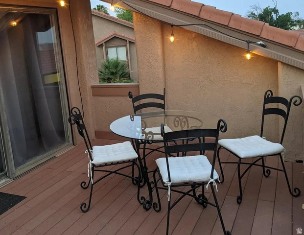 Deck featuring outdoor dining space