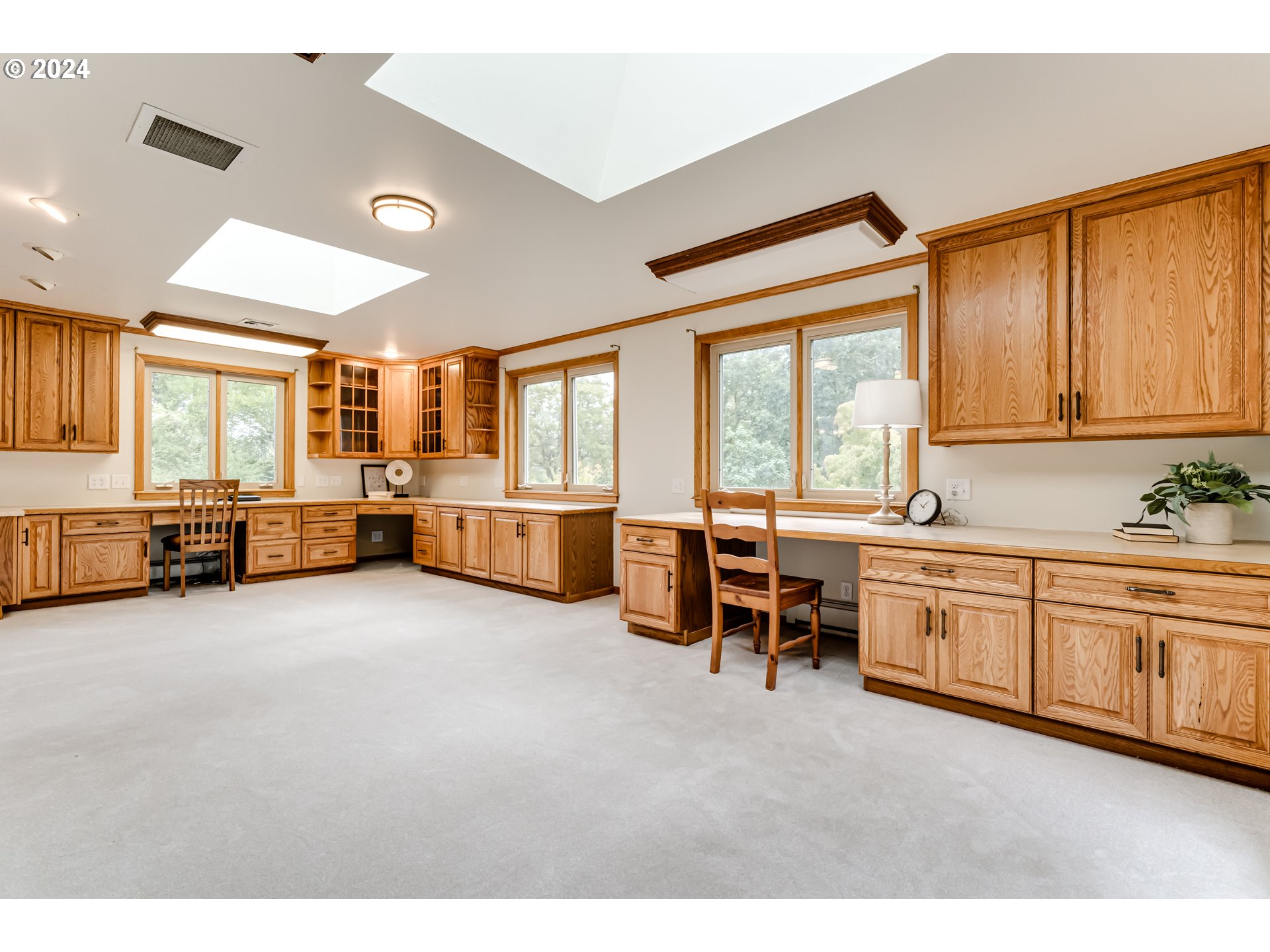 24155 Hewett Road Monroe, OR 97456 - Photo 13 of 48 Gallery Image 13