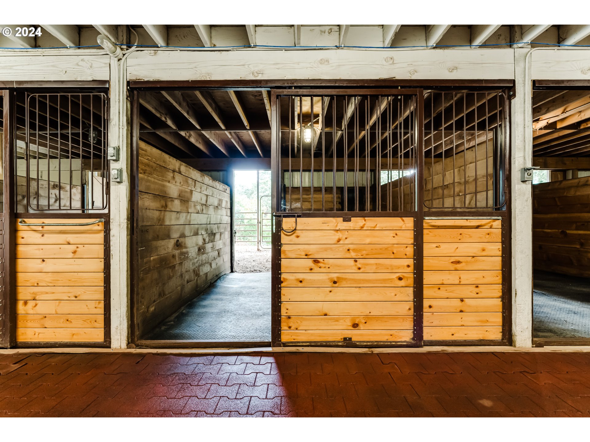 24155 Hewett Road Monroe, OR 97456 - Photo 31 of 48 Gallery Image 31