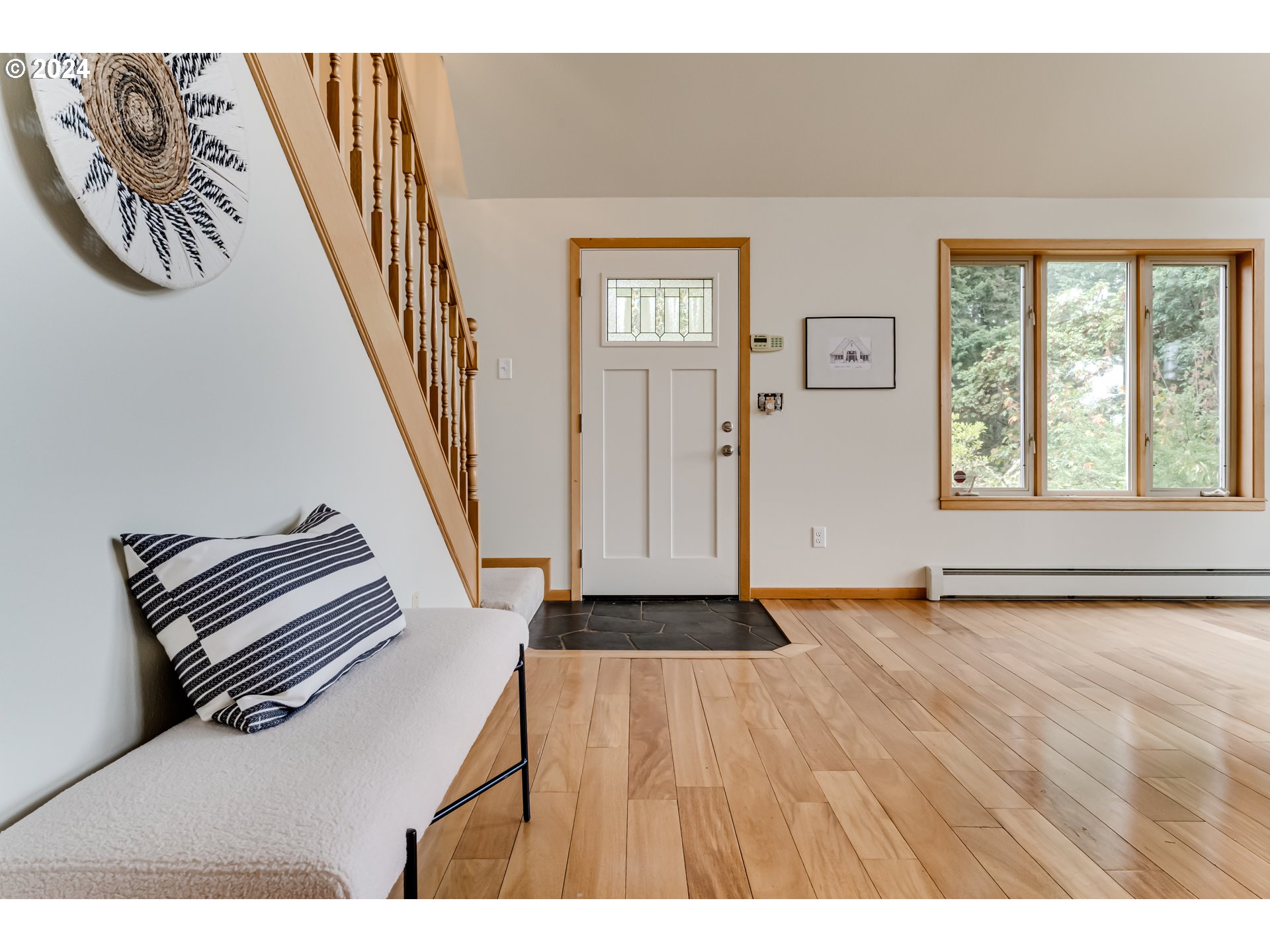 24155 Hewett Road Monroe, OR 97456 - Photo 4 of 48 Gallery Image 4