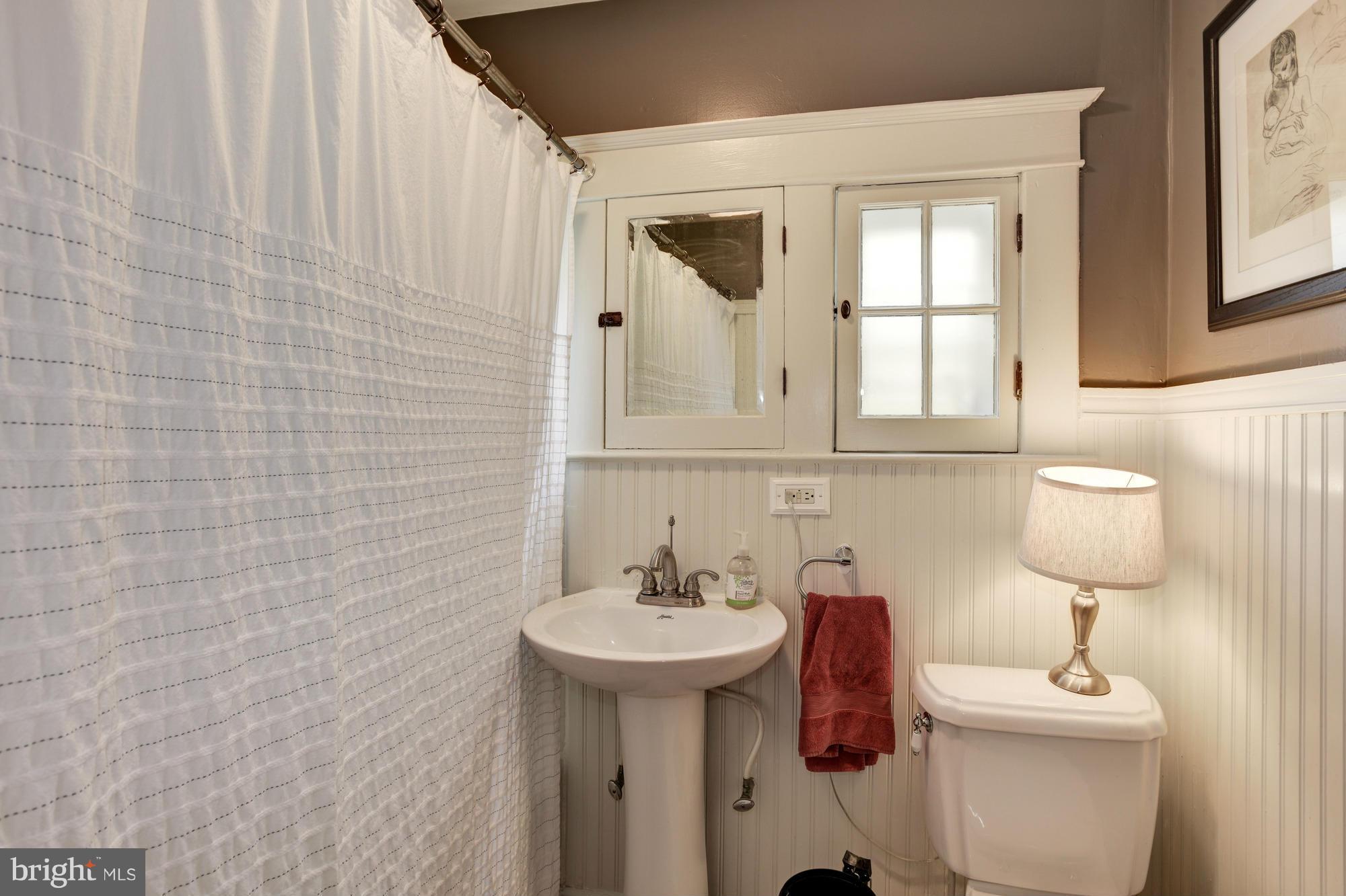 514 Anneslie Road Baltimore, MD 21212 - Photo 16 of 26 Renovated hall bathroom