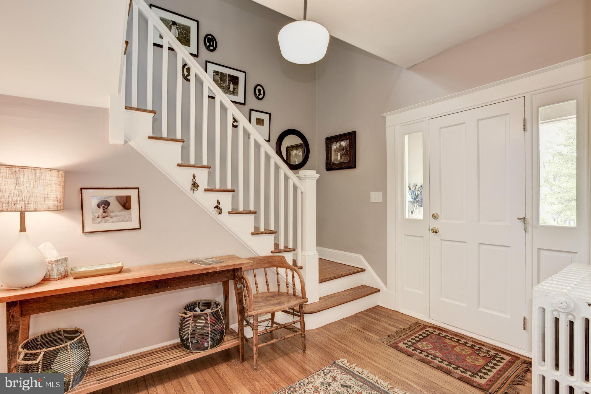 514 Anneslie Road Baltimore, MD 21212 - Photo 4 of 26 Entry foyer with hardwood floors
