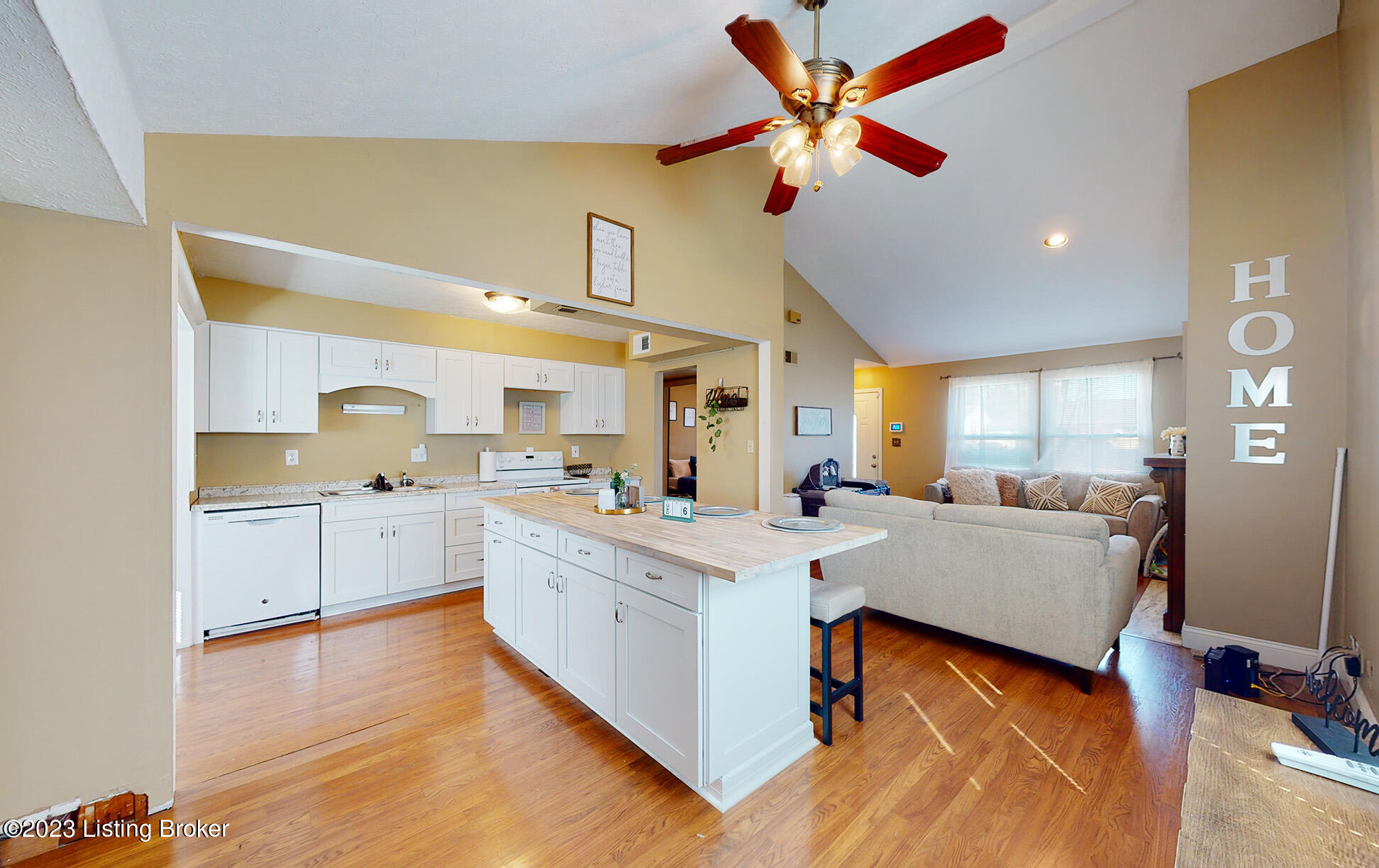 4914 Raven Road Louisville, KY 40213 - Photo 9 of 36 4914-Raven-Rd_014
