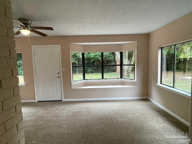 a view of empty room with window