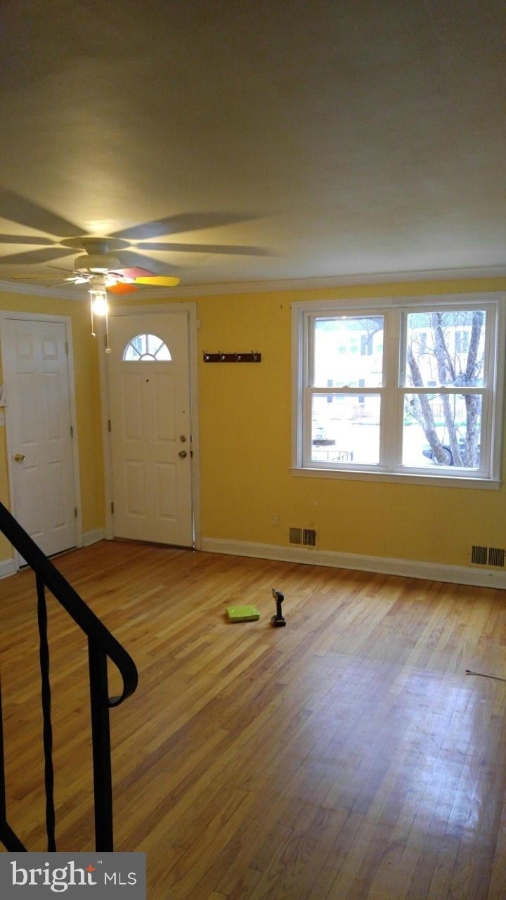 1218 Halstead Road Baltimore, MD 21234 - Photo 5 of 11 Living Room