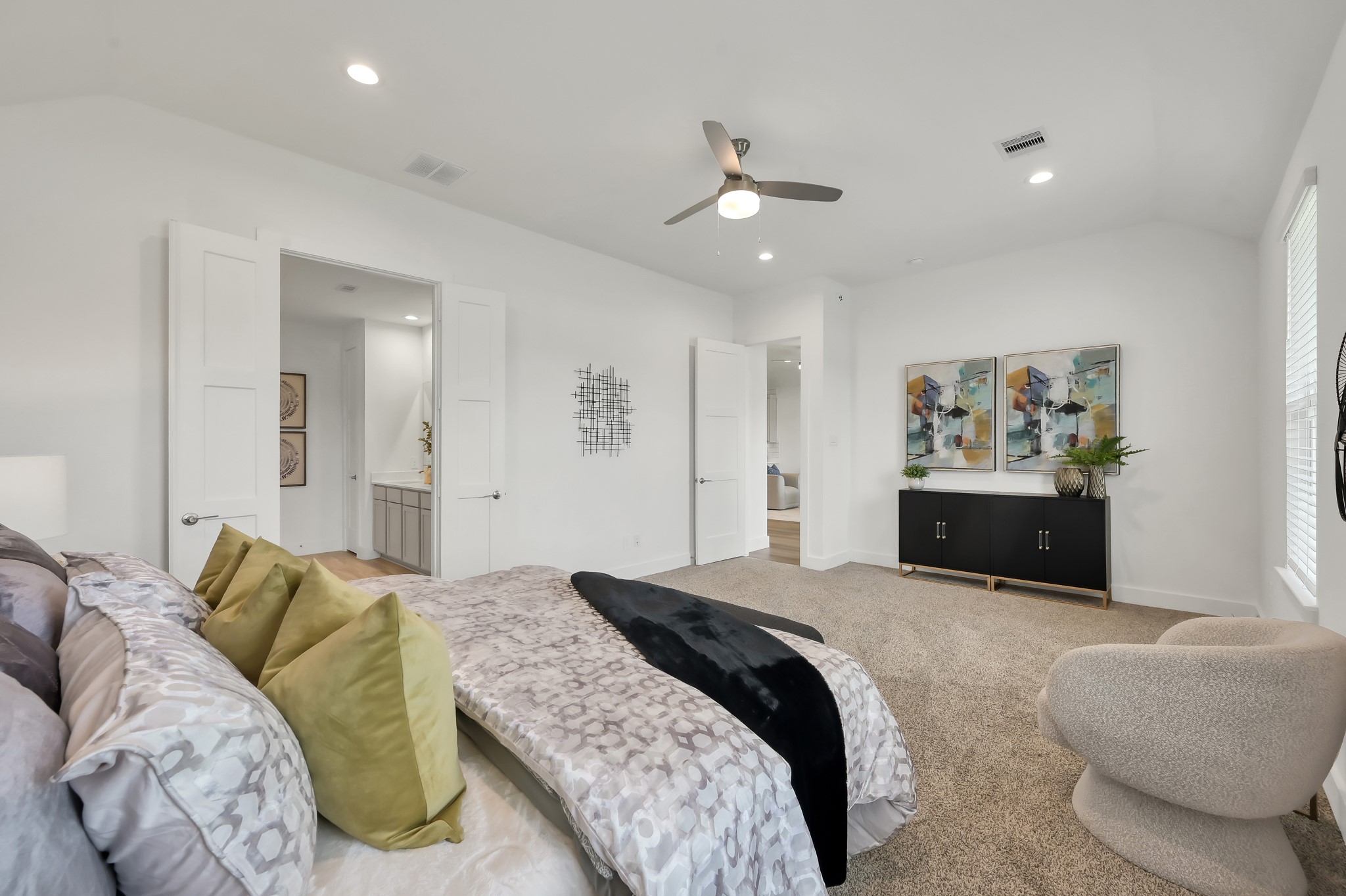 622 Paisley Harbor Conroe, TX 77304 - Photo 13 of 23 Primary bedroom