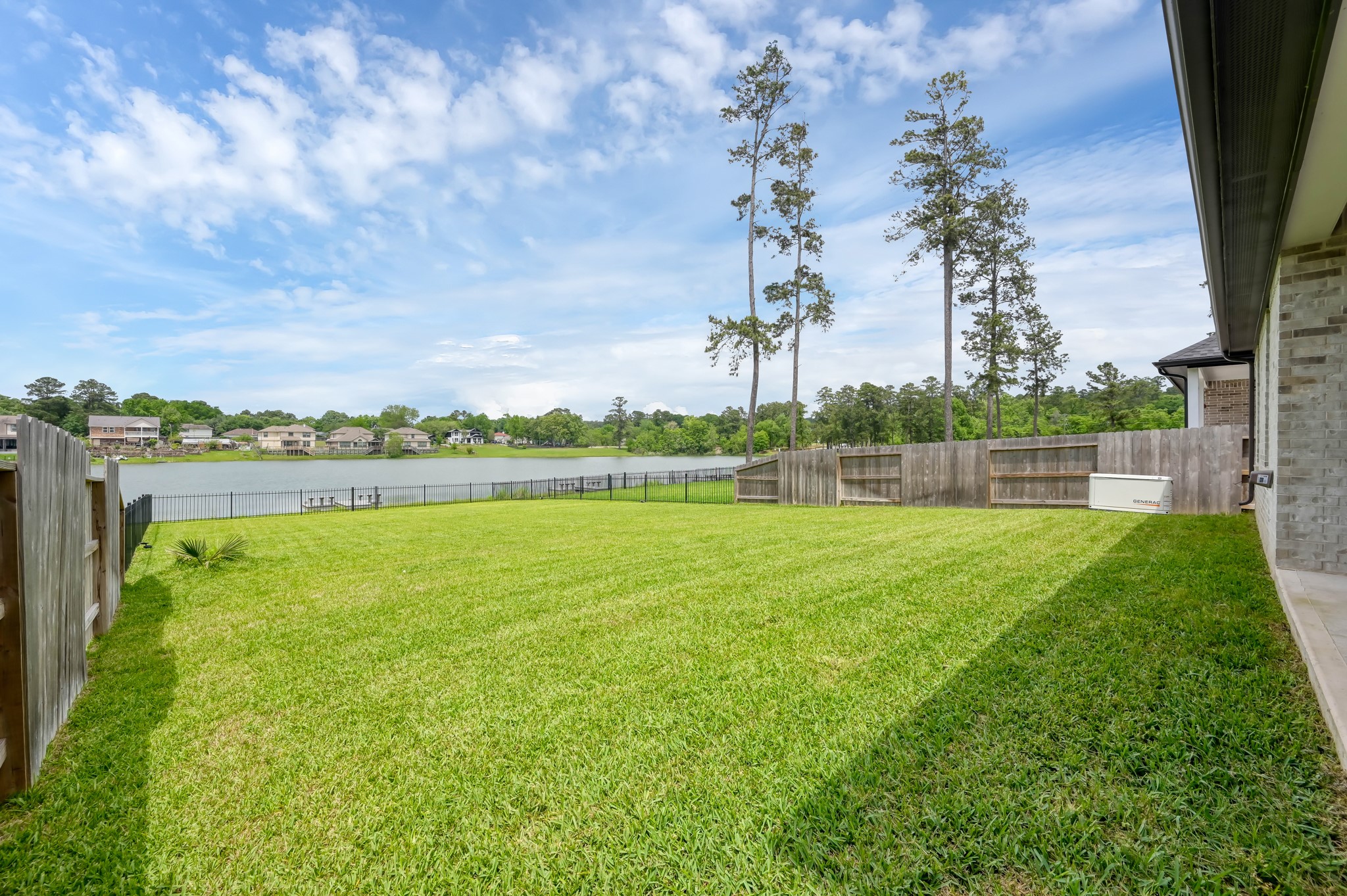 622 Paisley Harbor Conroe, TX 77304 - Photo 2 of 23 Waterfront views