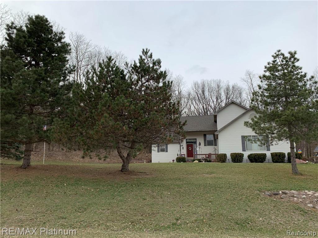 16460 Ridgeview Court Holly, MI 48442 - Photo 3 of 53 IMG_0411.jpg