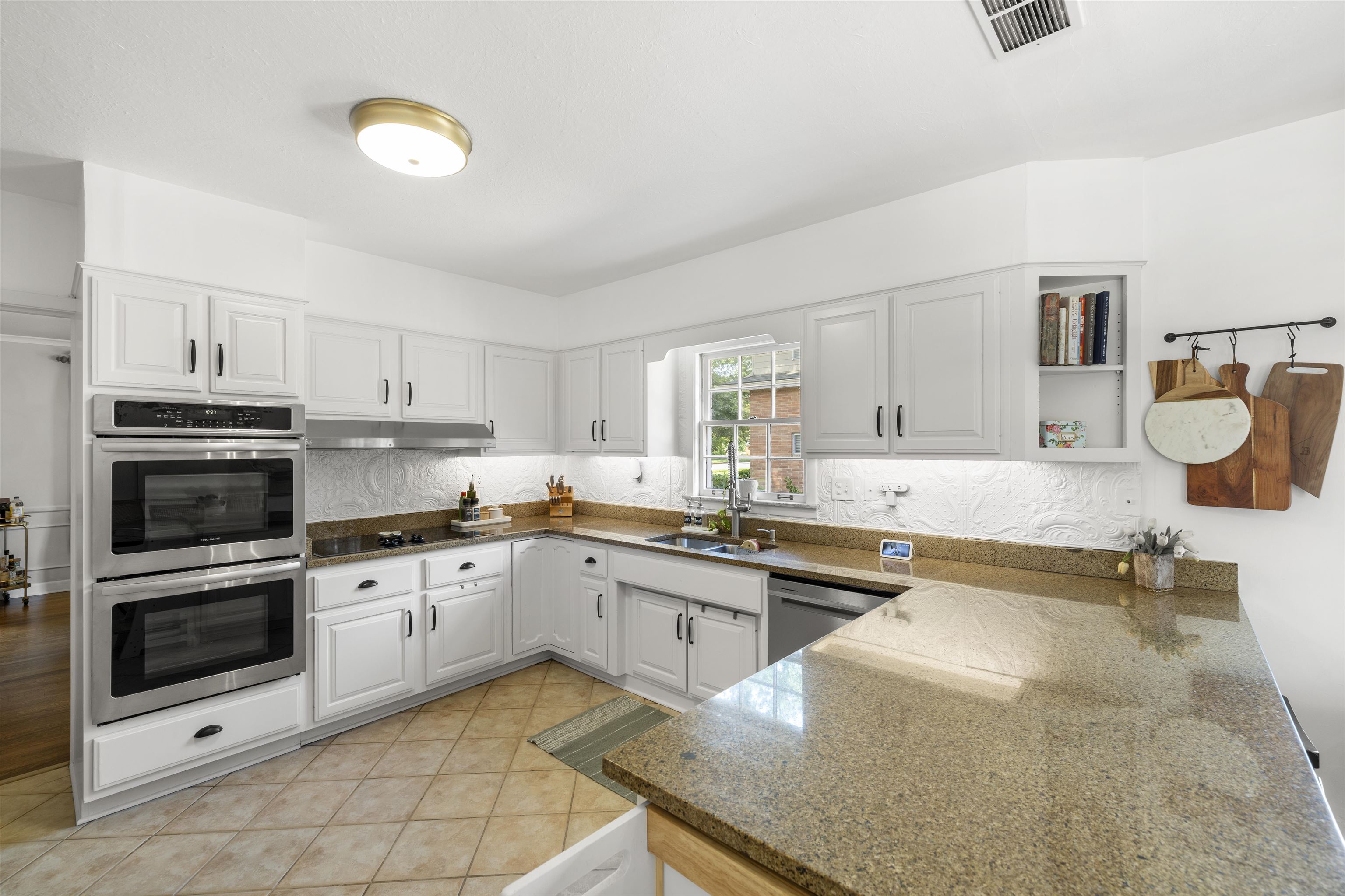 4336 Burgundy Road Memphis, TN 38111 - Photo 8 of 22