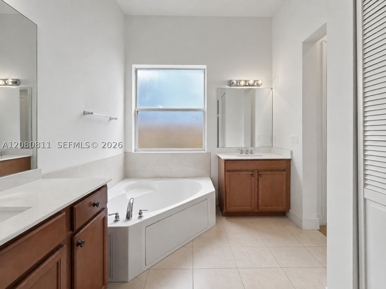 15086 Southwest 176th Street Miami, FL 33187 - Photo 21 of 43 Gallery Image 21
