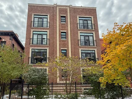 $3,200 | 927 West Agatite Avenue, Unit 2N, Chicago, IL 60640