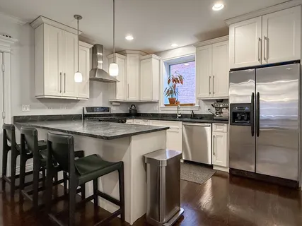 $3,200 | 927 West Agatite Avenue, Unit 2N, Chicago, IL 60640