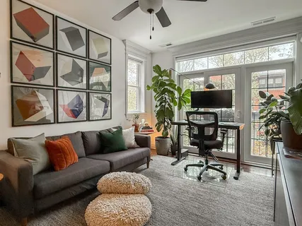 $3,200 | 927 West Agatite Avenue, Unit 2N, Chicago, IL 60640