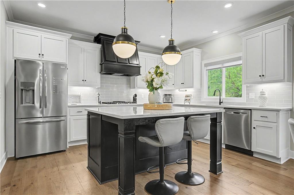 1422 Southwest Georgetown Drive Lee's Summit, MO 64082 - Photo 15 of 52