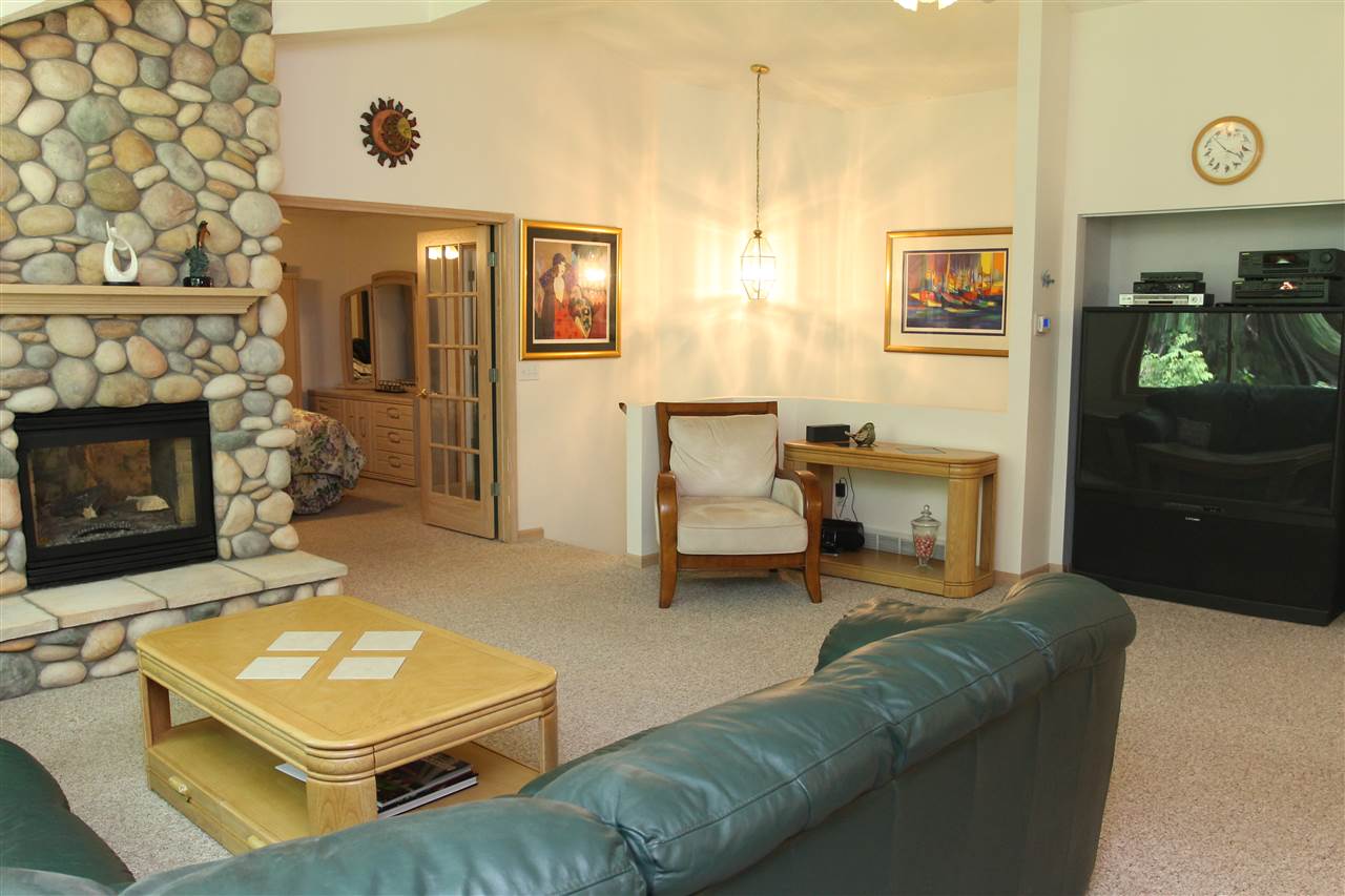 9916 North Long Lake Road Traverse City, MI 49685 - Photo 6 of 50 1834597-5.JPG