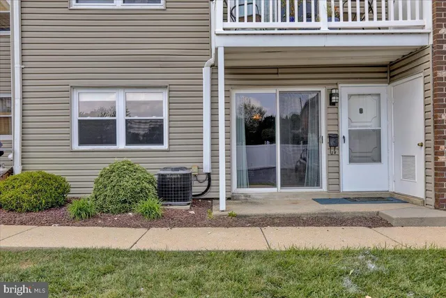 $1,700 | 2900 State Hill Road, Unit I11, Reading, PA 19610