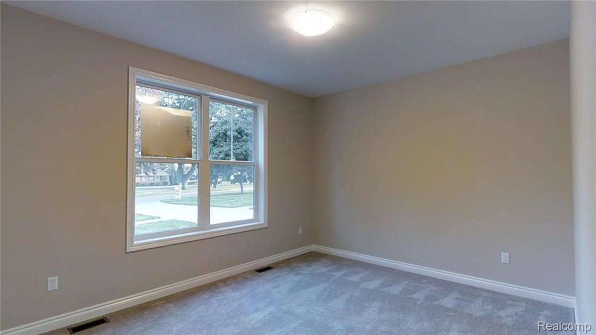 689 Romeo Road Rochester, MI 48307 - Photo 15 of 21 09.22