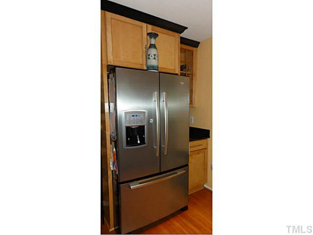 1008 Northclift Drive Raleigh, NC 27609 - Photo 4 of 21 a close view of a refrigerator
