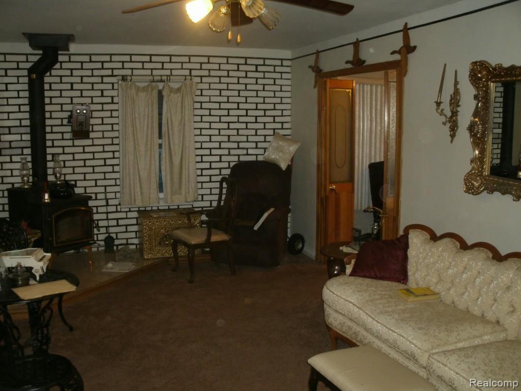 30098 Fort Road Rockwood, MI 48173 - Photo 14 of 21 359.jpg