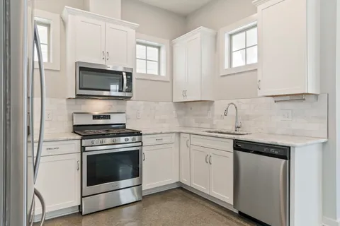 $470,000 | 1020 Treaty Oaks Drive, Nashville, TN 37209