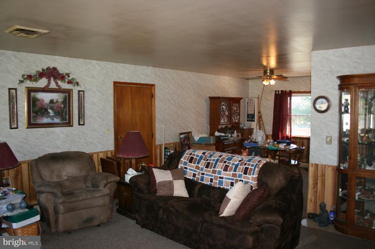 503 Bush Chapel Road Aberdeen, MD 21001 - Photo 14 of 22 Living Room