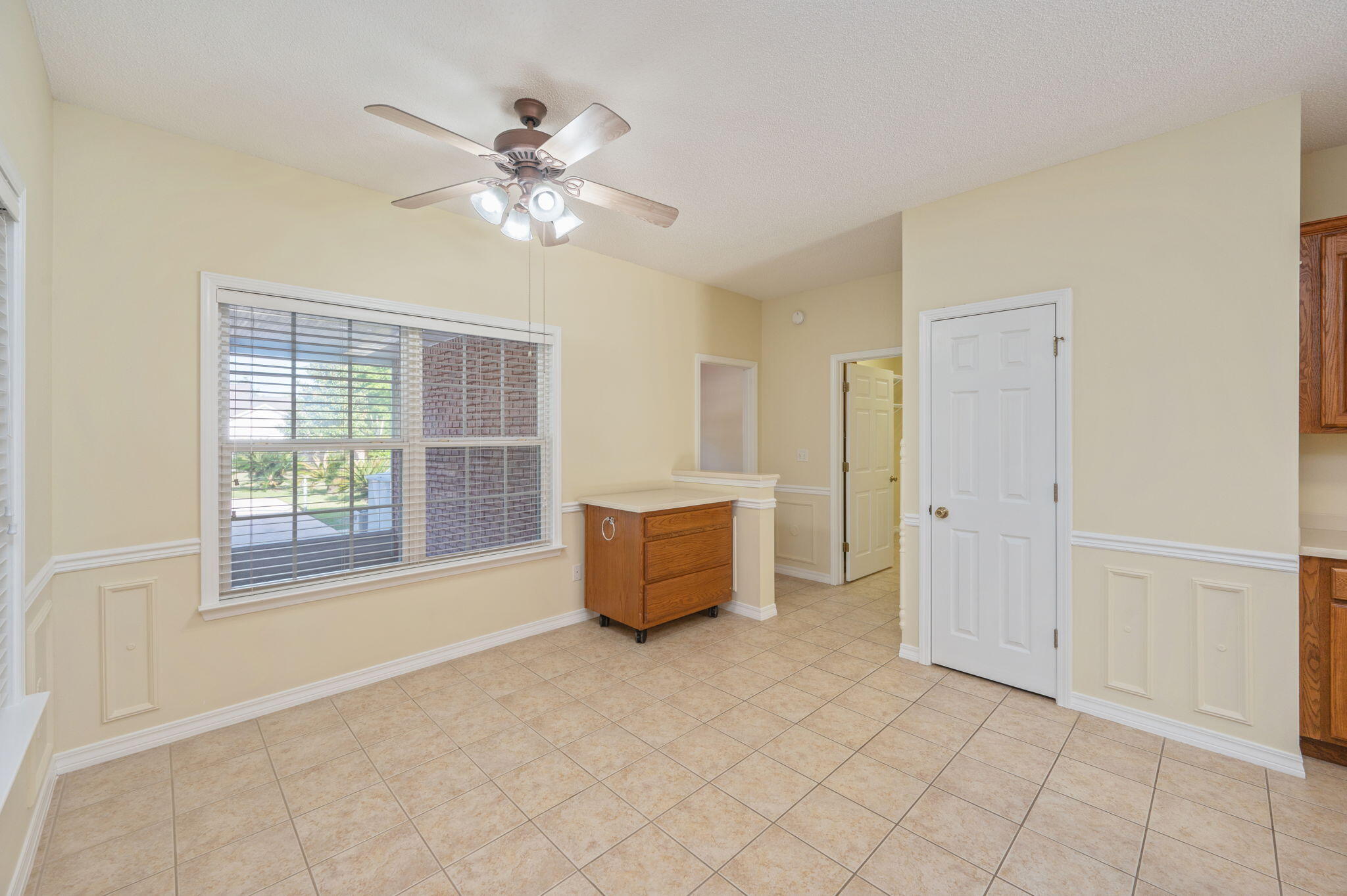 5552 Frontier Drive Crestview, FL 32536 - Photo 20 of 50 a living room with furniture and a window