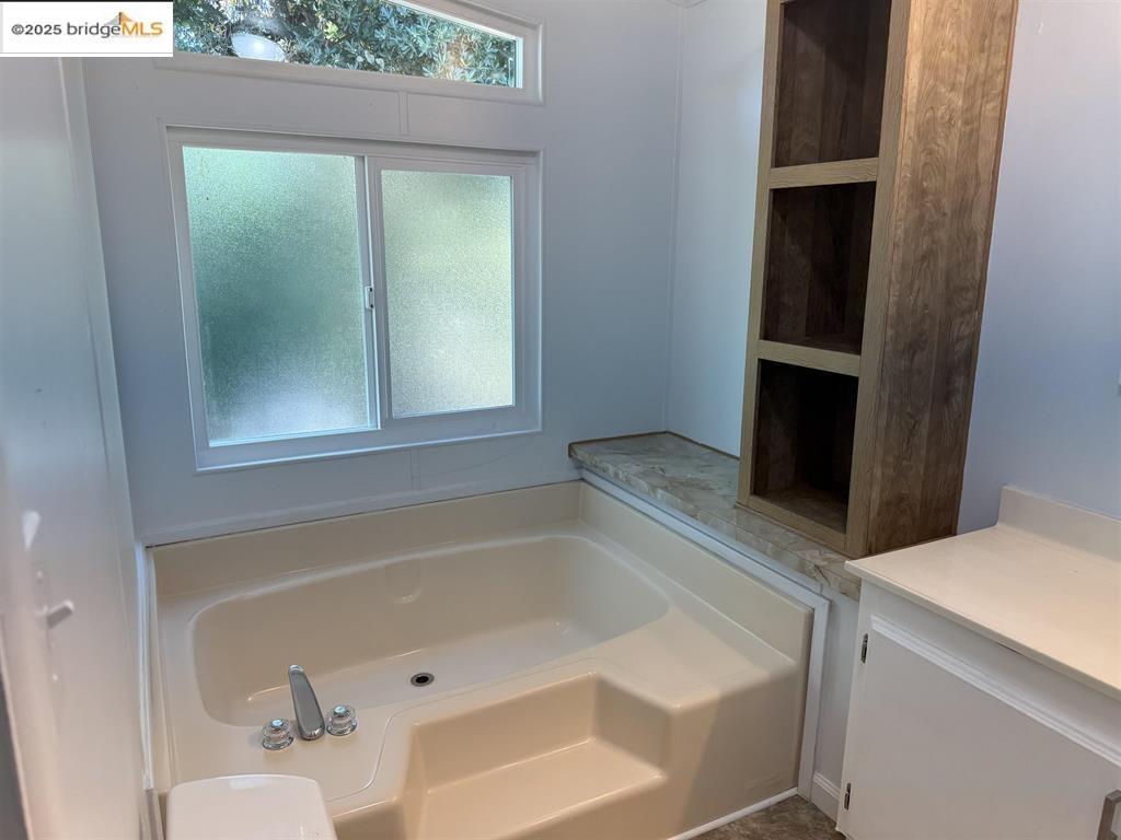 841 West Brannan Island Road, Unit 3 Isleton, CA 95641 - Photo 7 of 7 a bathroom with a bathtub