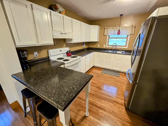 $154,900 | 328 Balsam Avenue South, New Richland, MN 56072