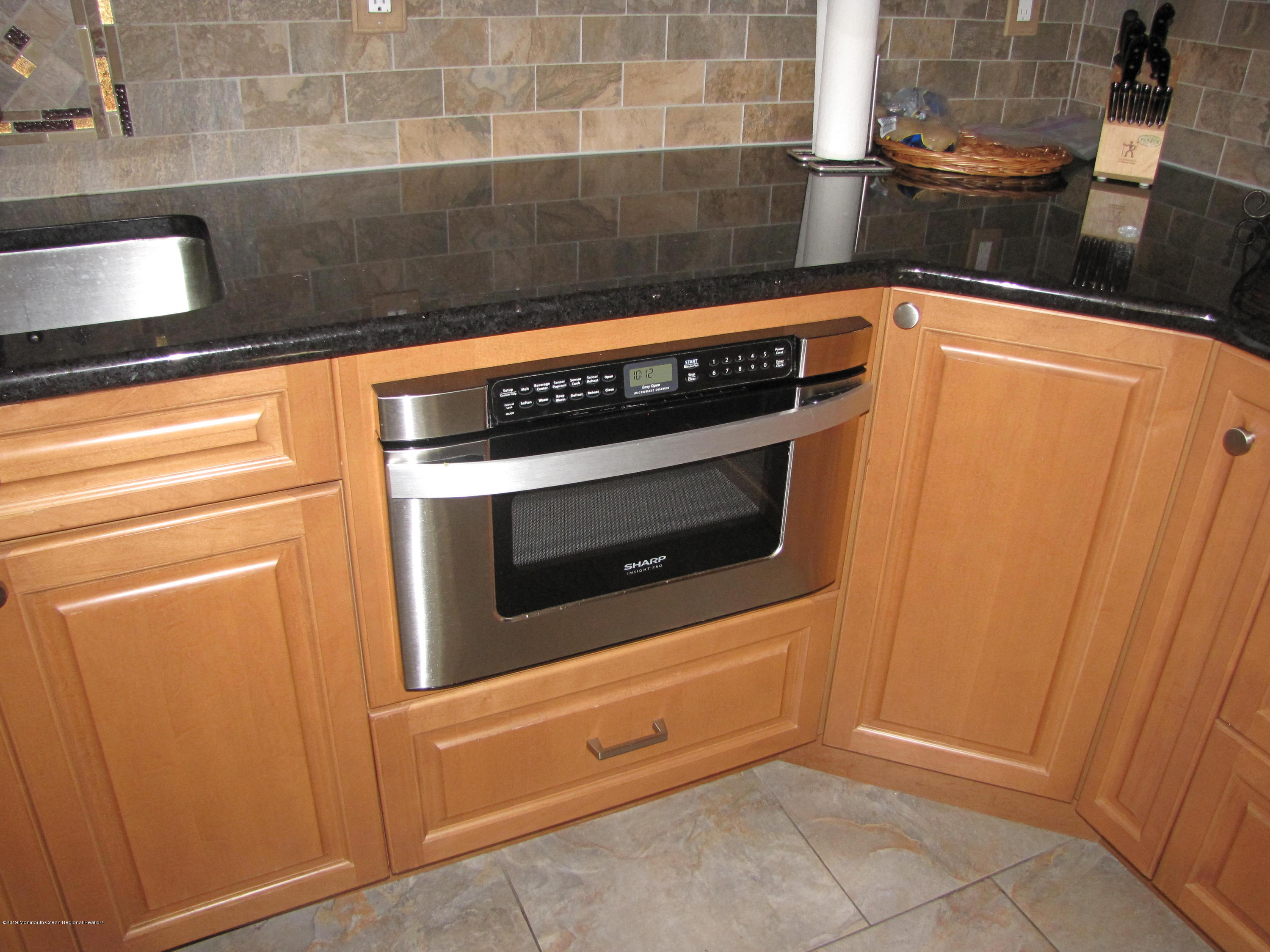 38 Morris Street Freehold, NJ 07728 - Photo 11 of 41 076