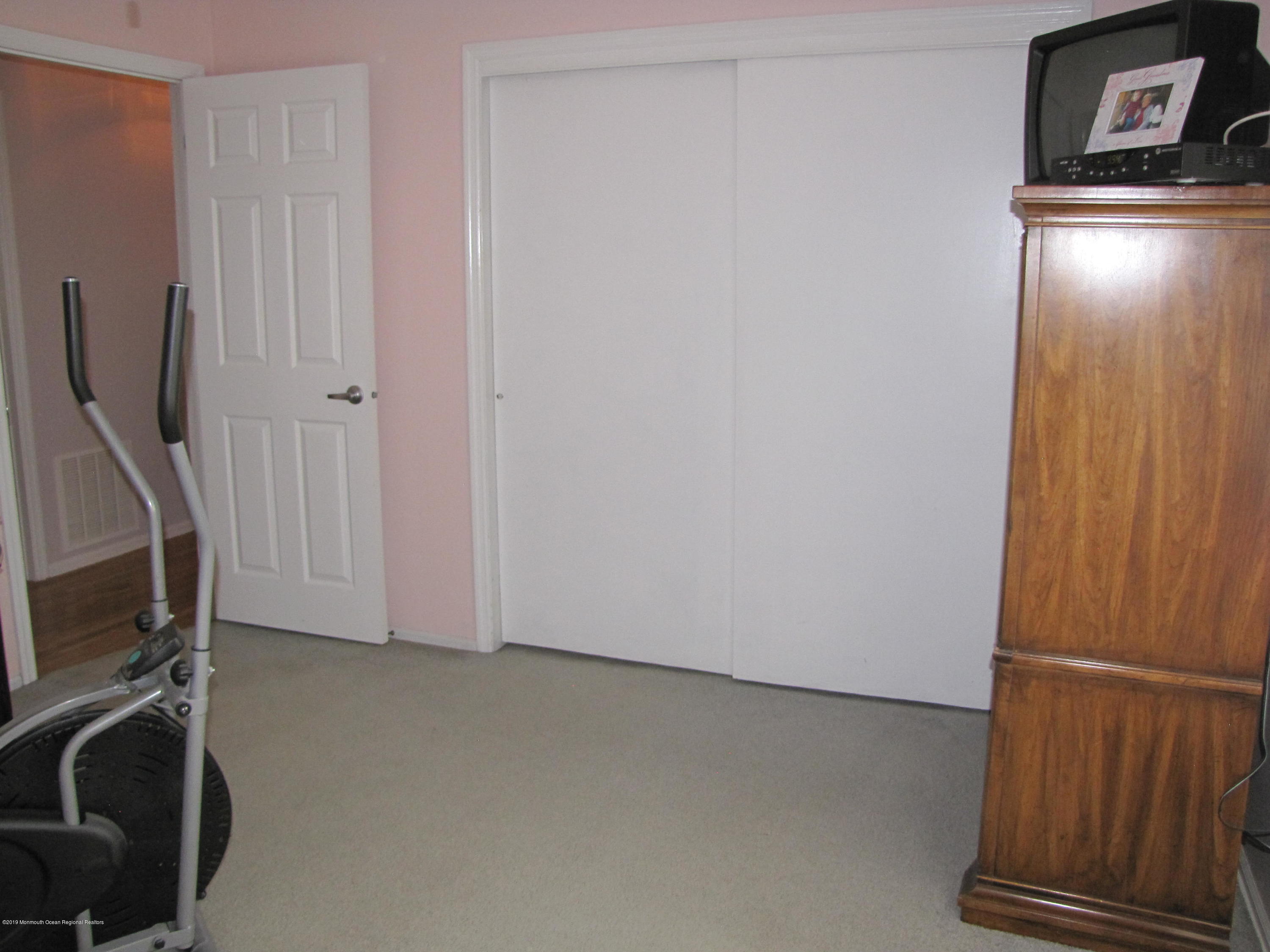 38 Morris Street Freehold, NJ 07728 - Photo 28 of 41 039
