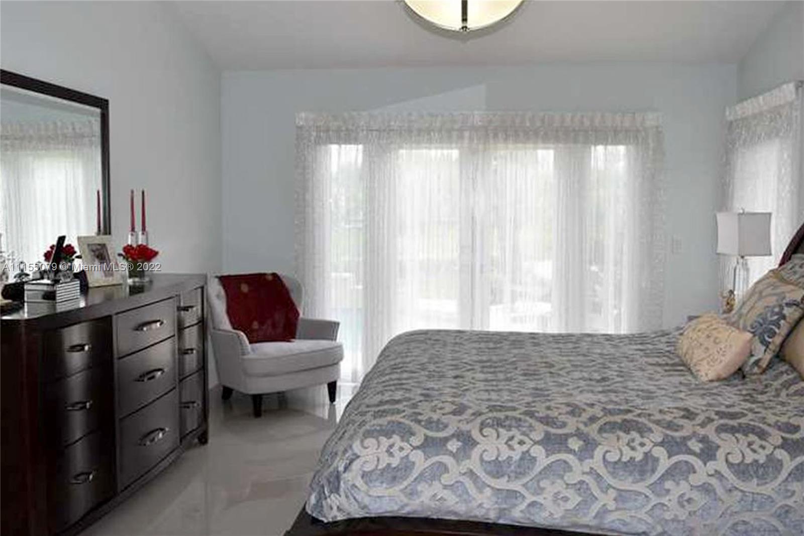 794 Heron Road Weston, FL 33326 - Photo 8 of 15 Gallery Image 8