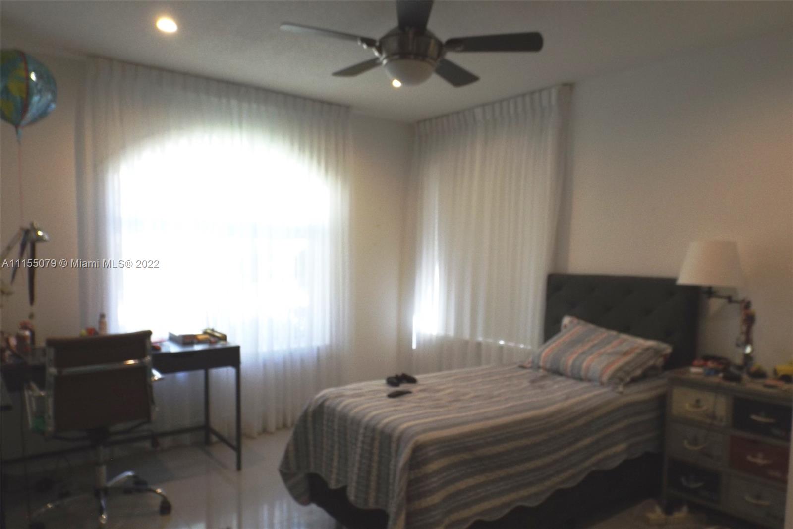 794 Heron Road Weston, FL 33326 - Photo 10 of 15 Gallery Image 10