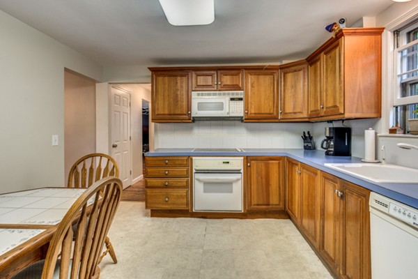 76 Macon Road Burlington, MA 01803 - Photo 12 of 30 Gallery Image 12