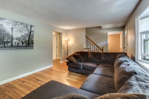 76 Macon Road Burlington, MA 01803 - Photo 5 of 30 Gallery Image 5
