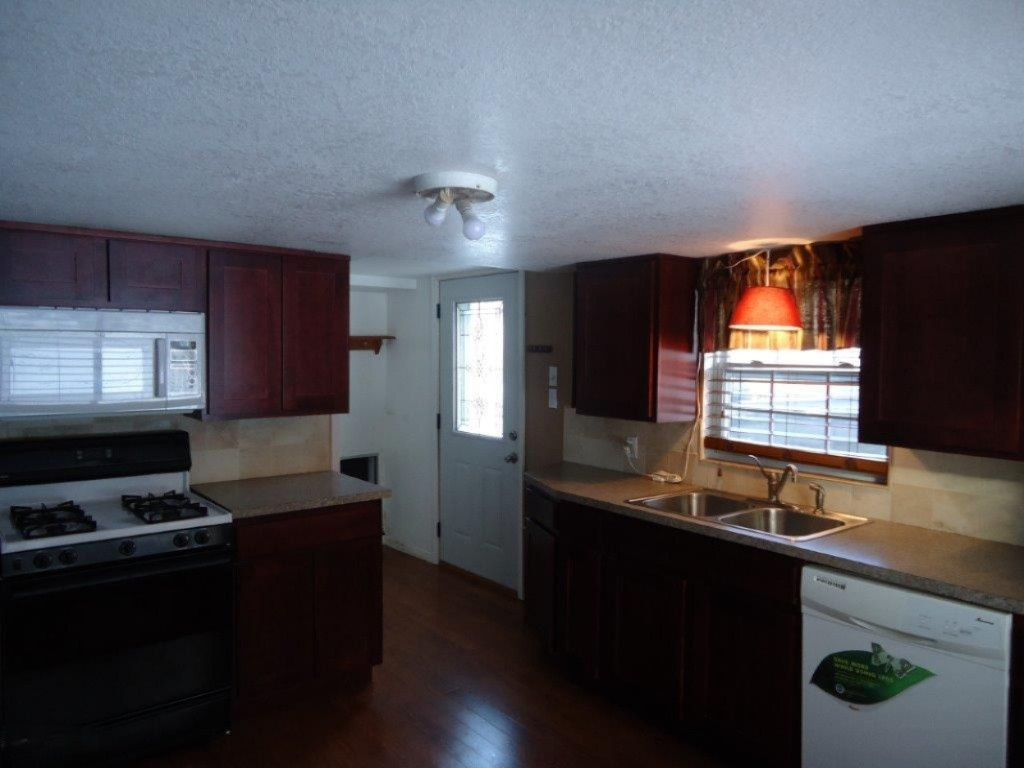 3388 Hall Road Muskegon, MI 49442 - Photo 4 of 11 DSC06561