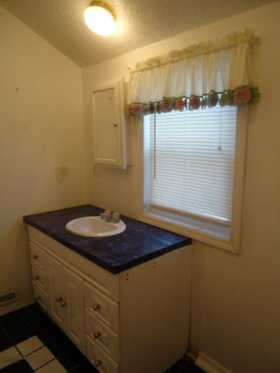 3388 Hall Road Muskegon, MI 49442 - Photo 9 of 11 DSC06568