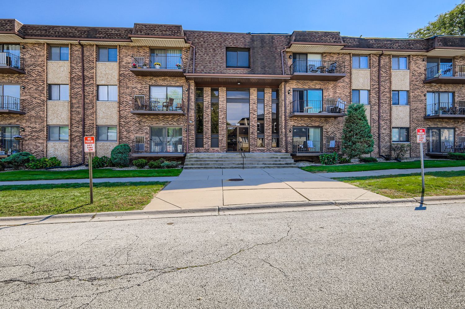 8901 South Roberts Road, Unit 104 Hickory Hills, IL 60457 - Photo 1 of 11 Gallery Image 1